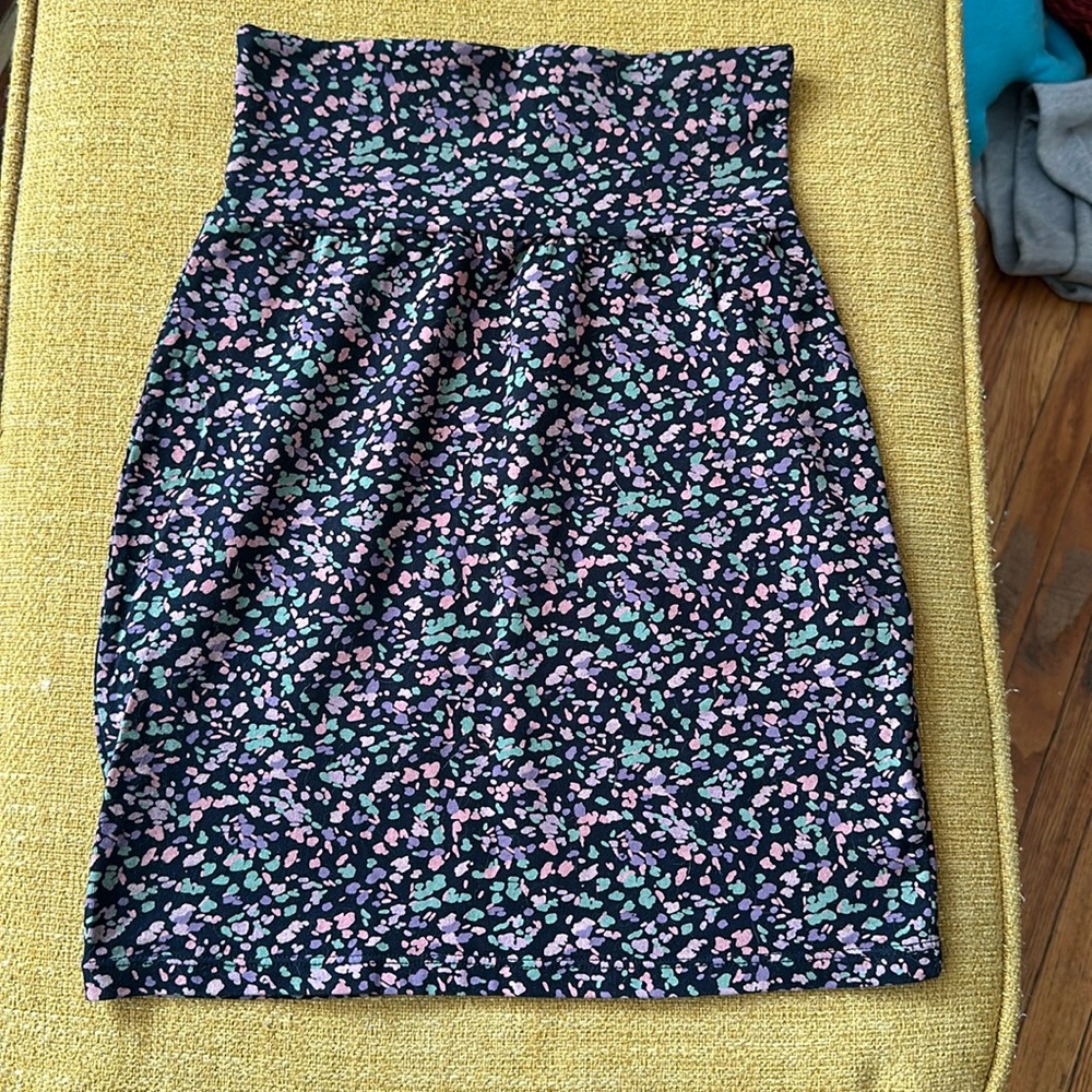 Aritzia Talula Vintage Y2K abstract floral mini skirt
